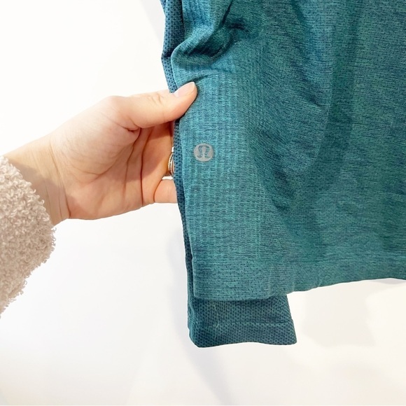 Lululemon Metal Vent Tech Long Sleeve Shirt 2.0
Night Sea / Deep Cove - Picture 8 of 12